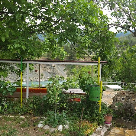 Honey-House “Kastrioti” Përmet Exterior foto