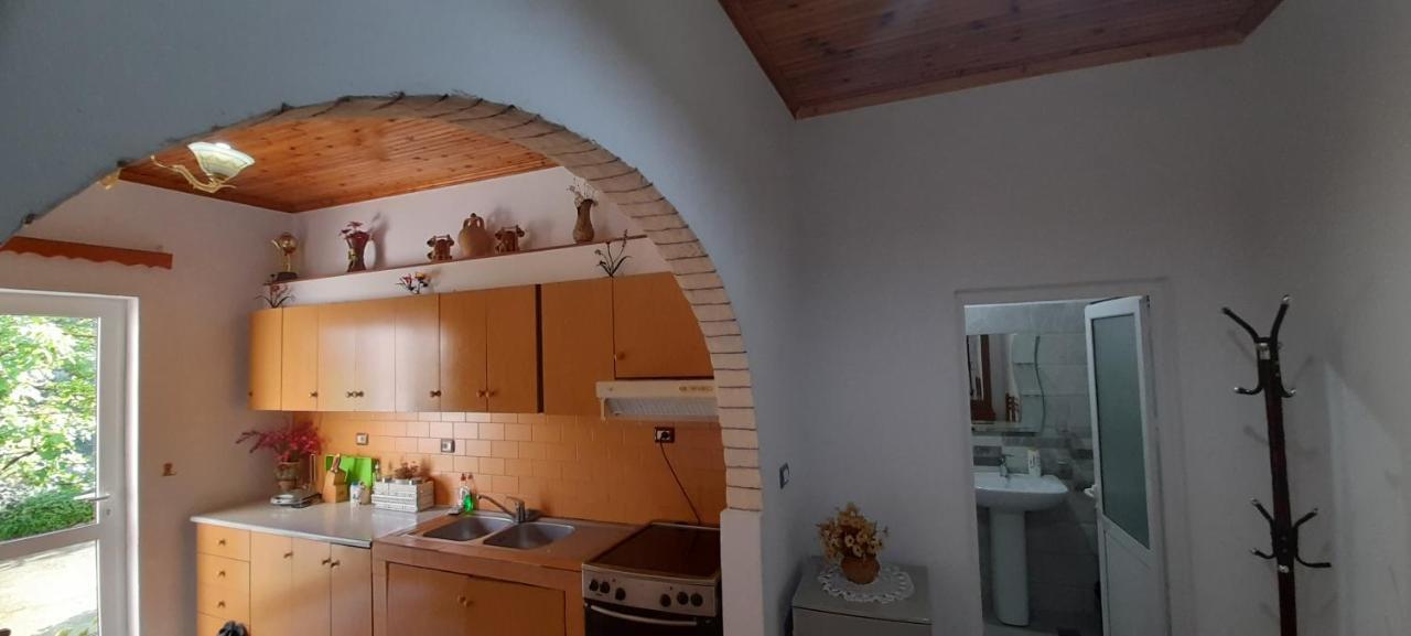 Honey-House “Kastrioti” Përmet Exterior foto