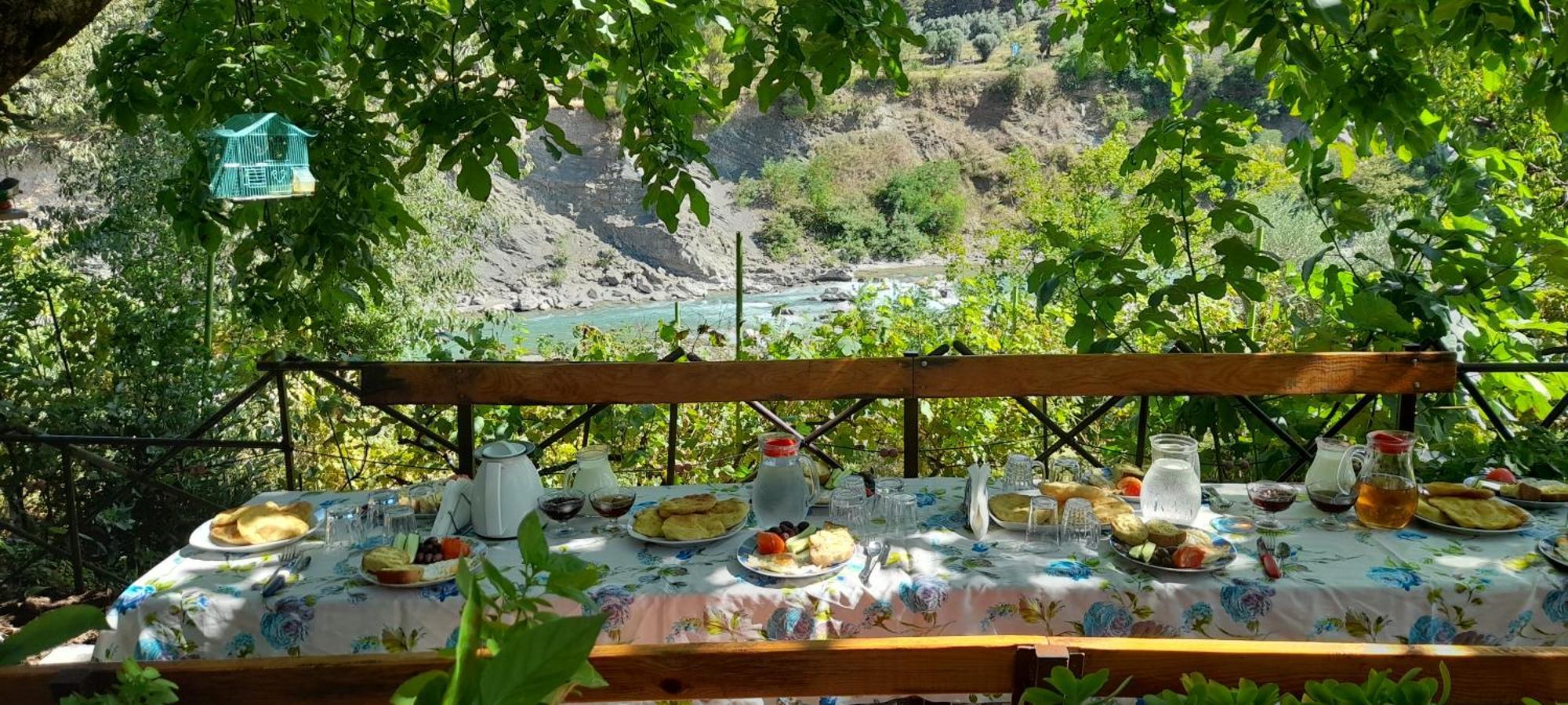 Honey-House “Kastrioti” Përmet Exterior foto